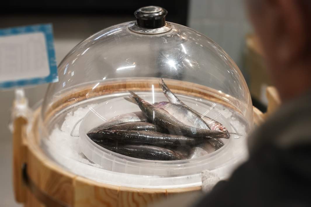 Селедка в магазине 