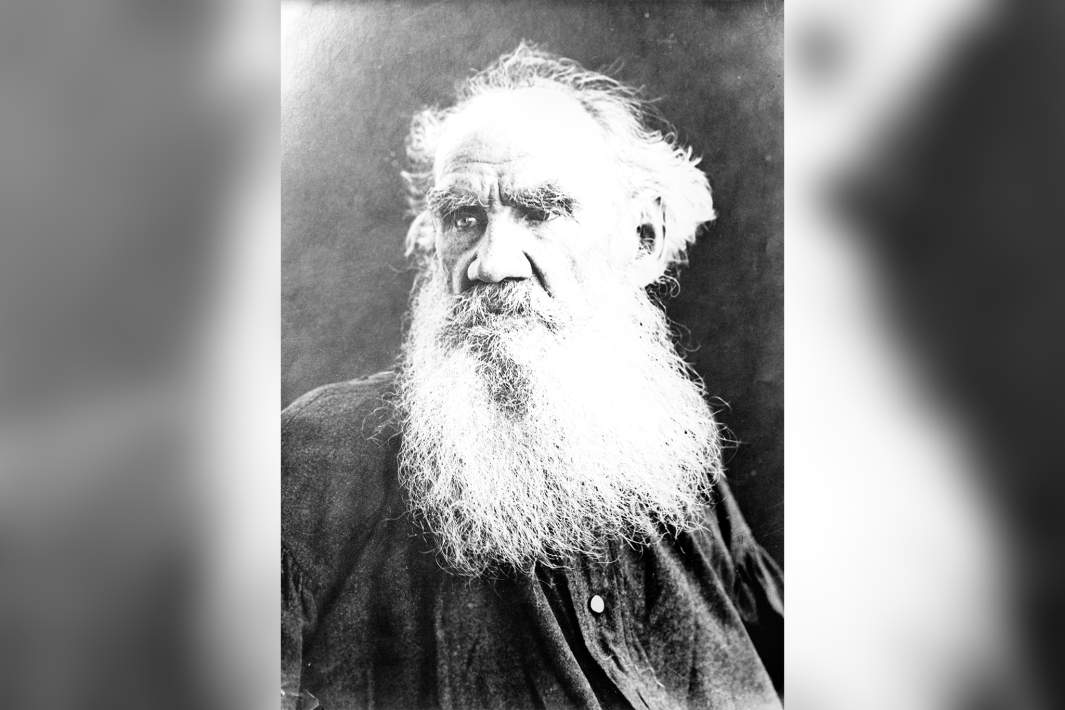 Русский писатель, почетный академик Петербургской Академии наук Лев Николаевич Толстой