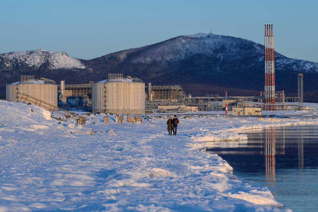 Завод по производству сжиженного природного газа (СПГ) в поселке Пригородное Сахалинской области