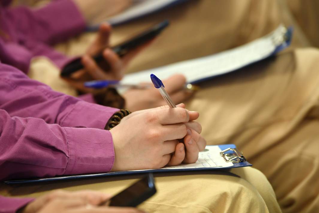 руки подростка