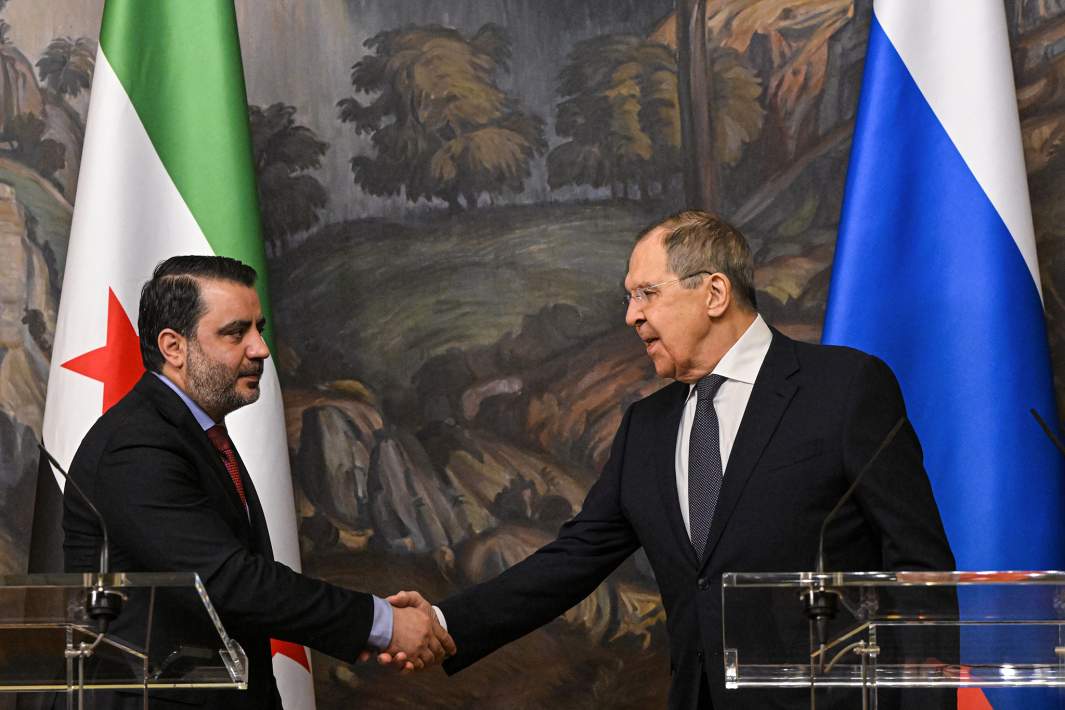 Глава МИД Сирии Асаад аш-Шибани и министр иностранных дел России Сергей Лавров на встрече в Москве