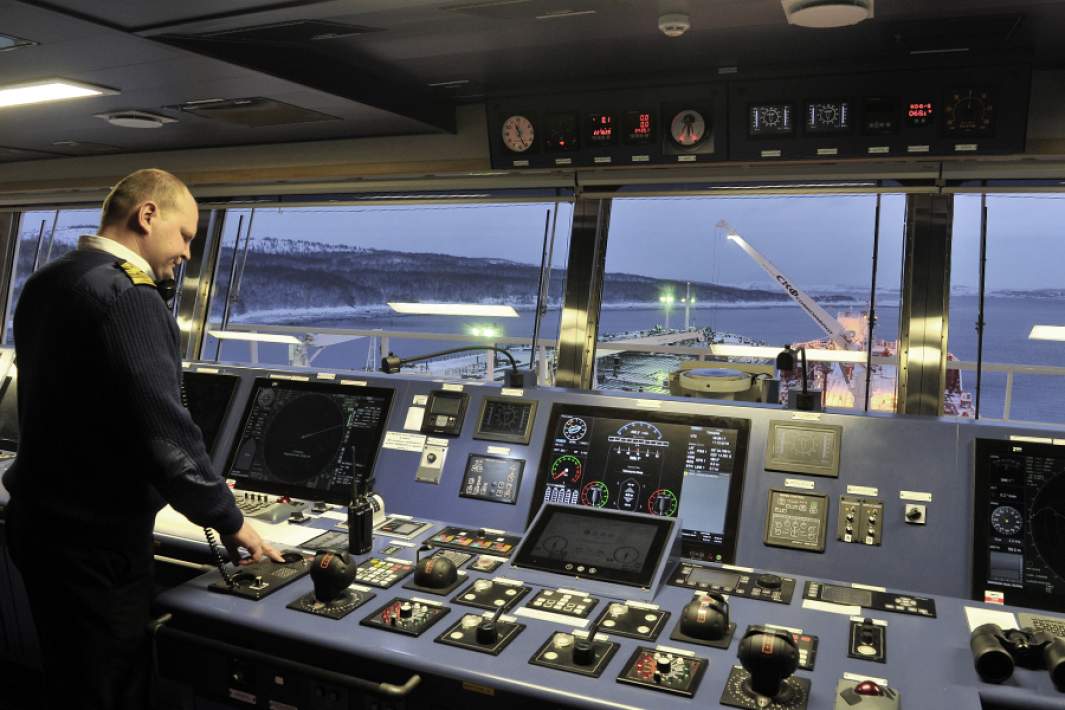 На мостике нефтеналивного танкера