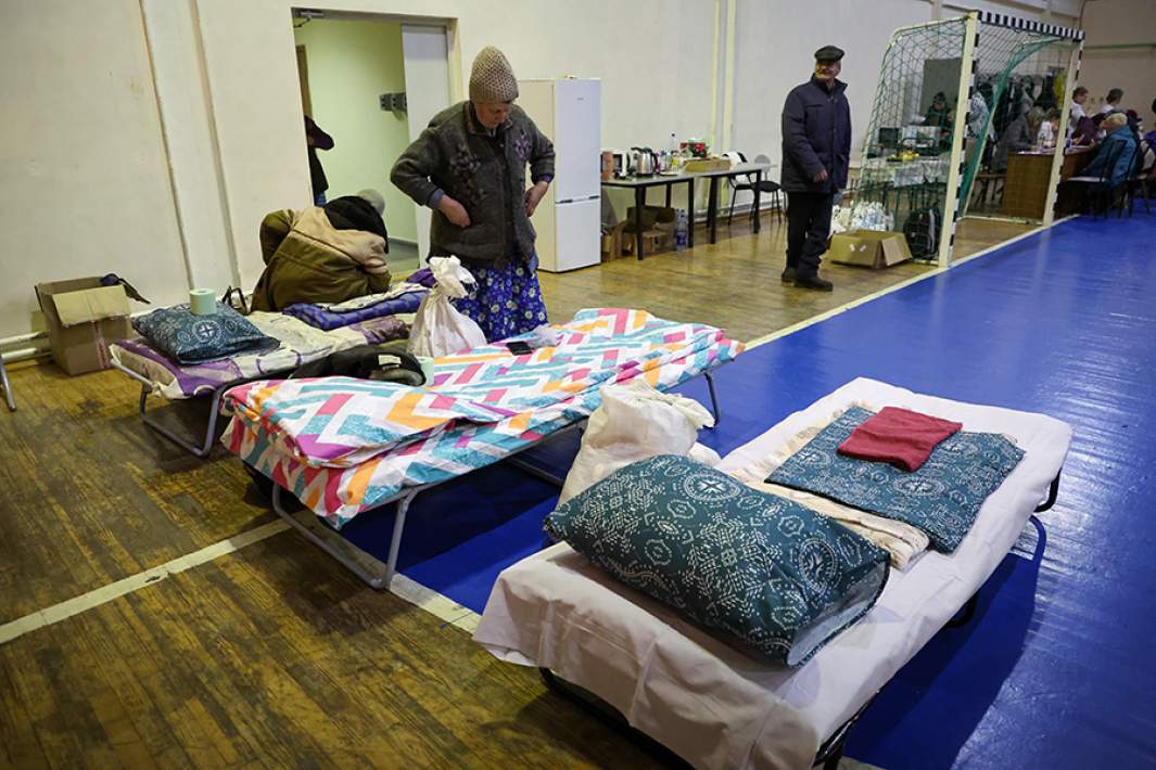 Беженцы из города Суджи и Суджанского района в пункте временного размещения