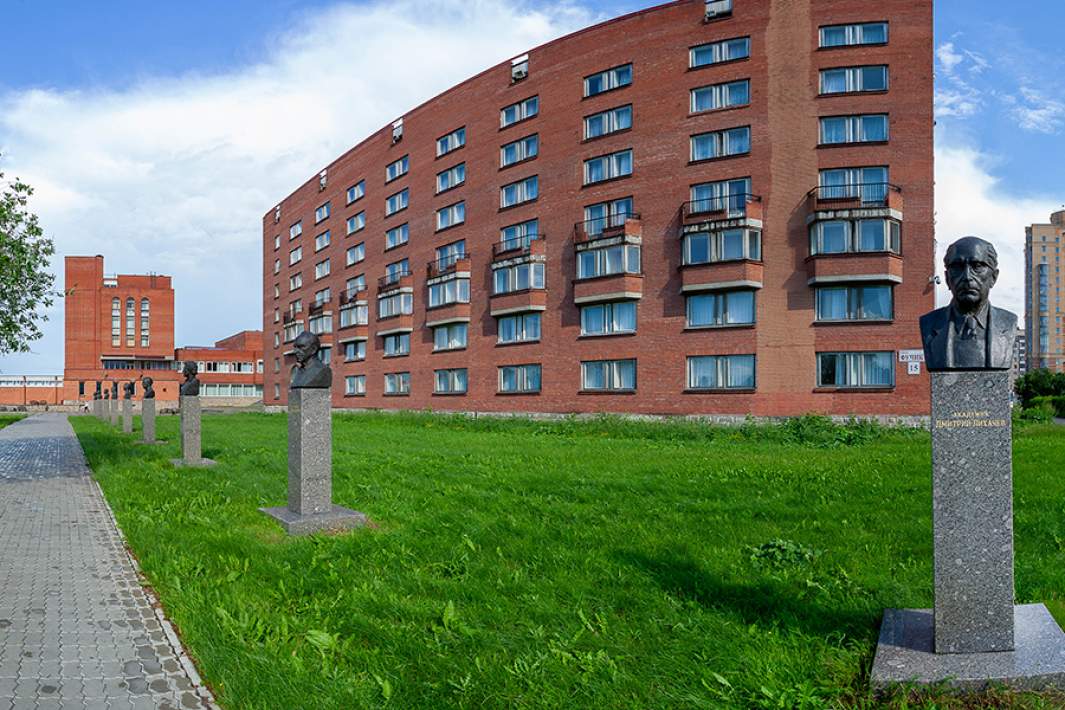 Санкт-Петербургский гуманитарный университет профсоюзов (СПбГУП)