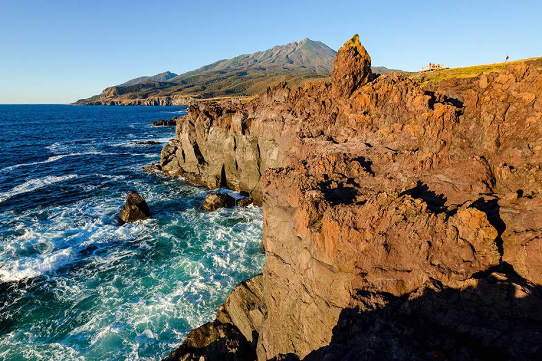 Курильские острова. Остров Итуруп. Вид на лавовое плато Янкито