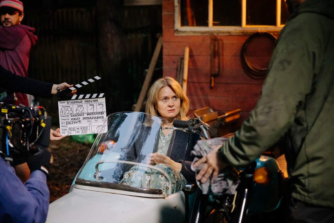 Анна Михалкова на площадке во время съемки фильма «Огненный мальчик»