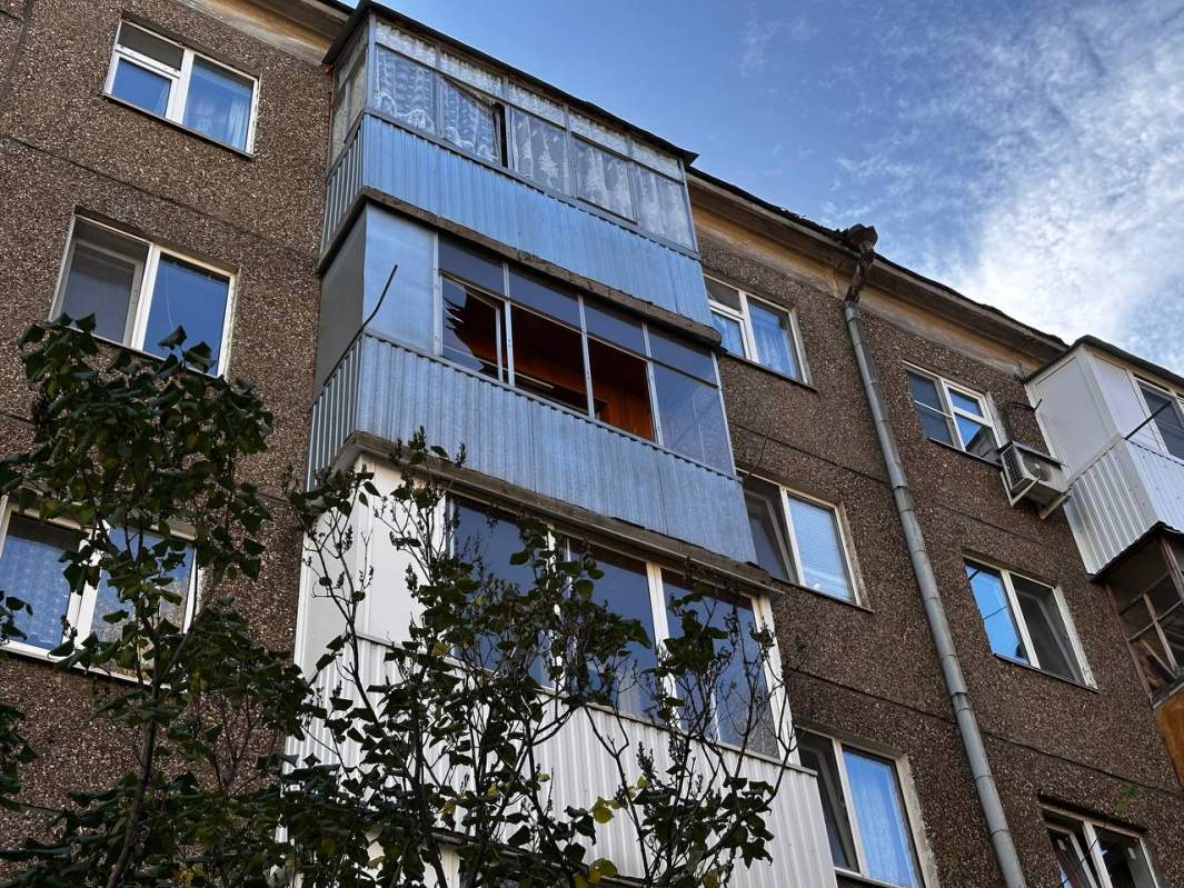 В Уфе мужчина сбросил с балкона четвертого этажа свою трехлетнюю дочь