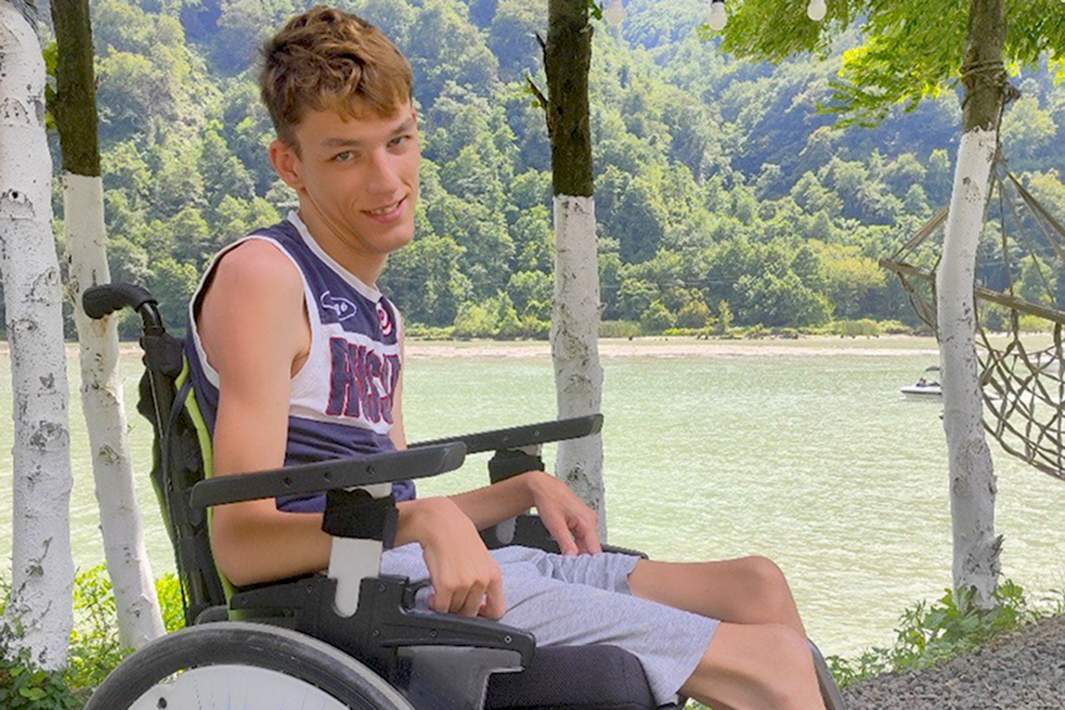 Денис Бартош