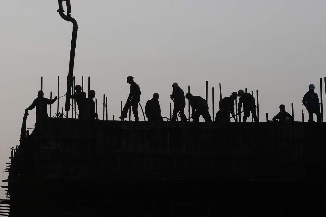 Рабочие на стройке 