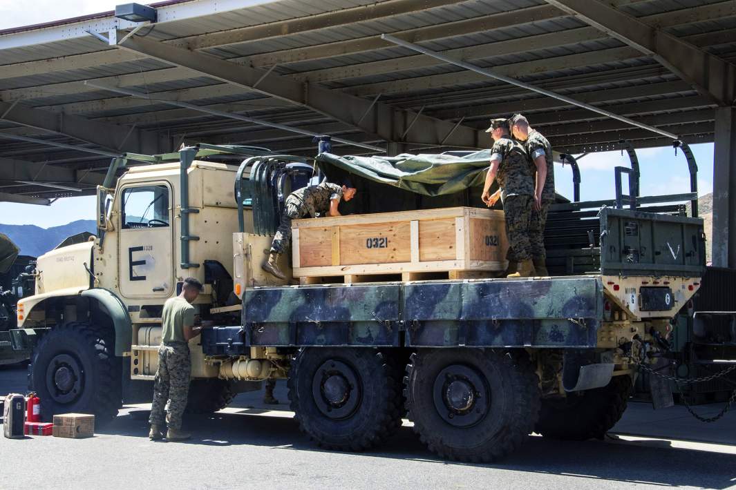 Погрузка боеприпасов