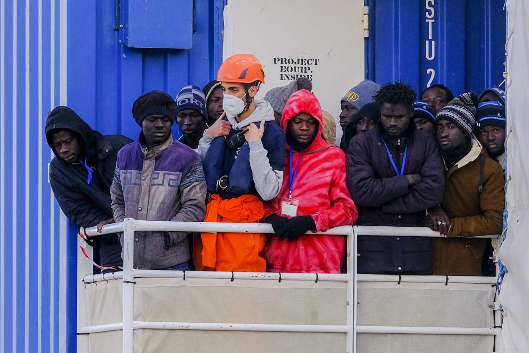 Судно с мигрантами 