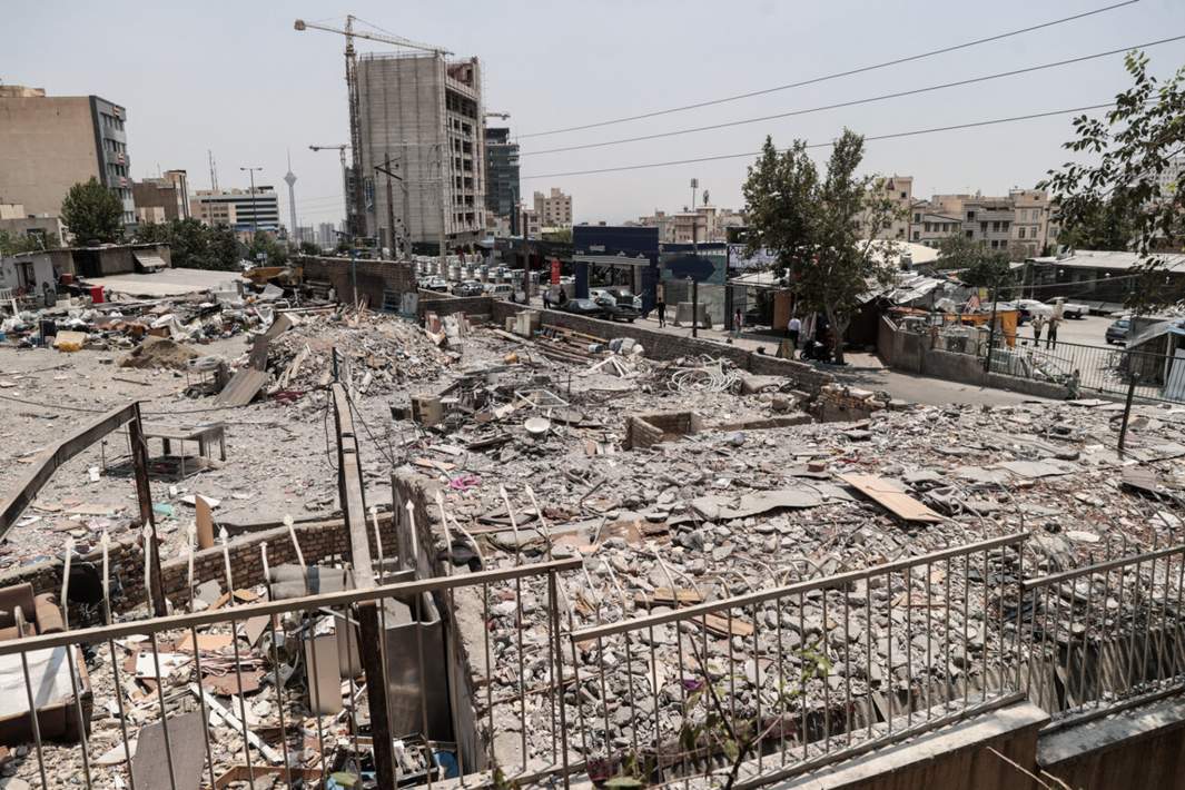 Разрушения в Тегеране 