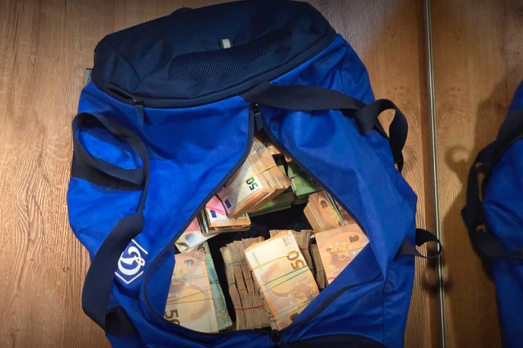 Деньги, обнаруженные сотрудниками НАБУ в ходе обысков в офисе «Энергоатома»