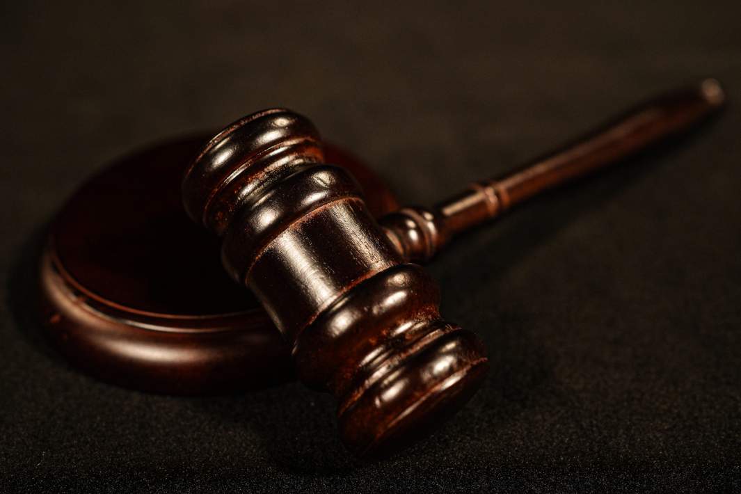 суд молоток