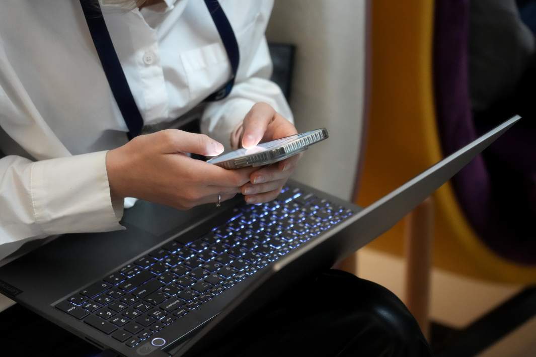 руки ноутбук