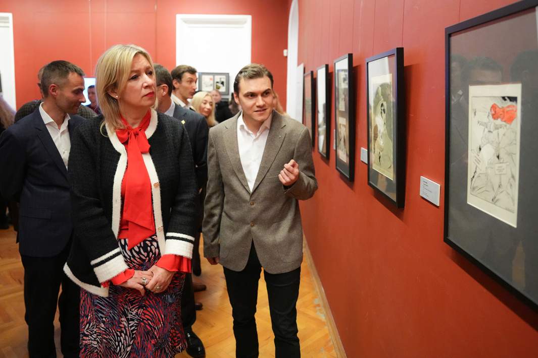 Официальный представитель МИД РФ Мария Захарова на открытии выставки МИЦ «Известия» и Российской академии художеств к 125-летию со дня рождения Бориса Ефимова и 80-летию Нюрнбергского процесса