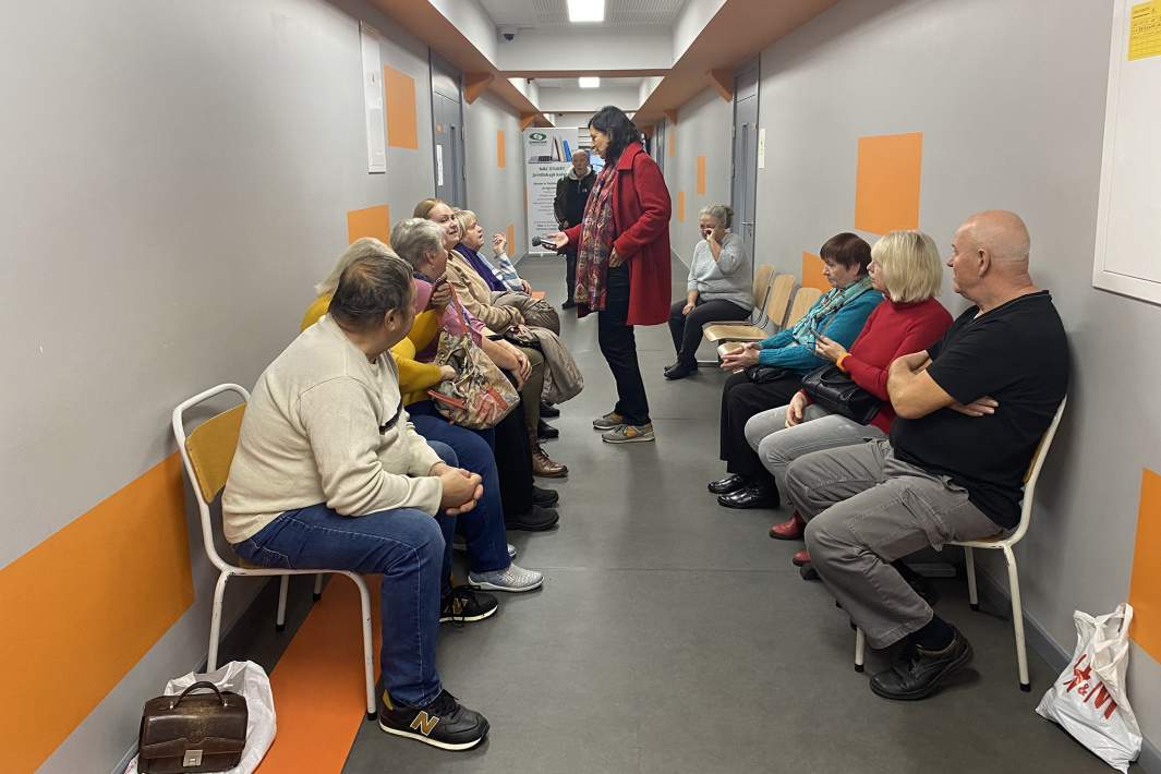 Жители Латвии с российским гражданством ожидают вызова на экзамен латышского языка