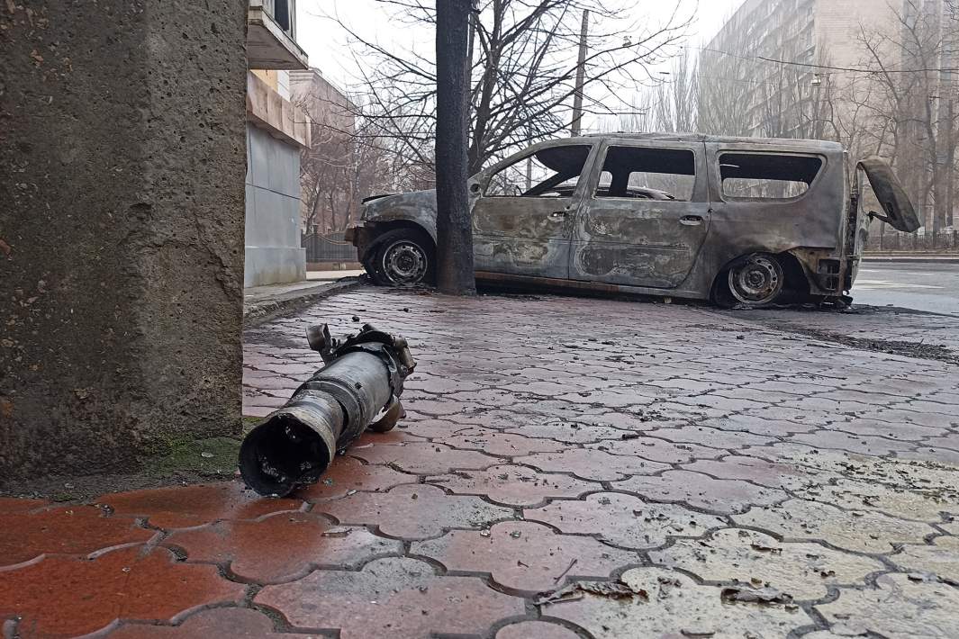 Последствия обстрелов в Донецке