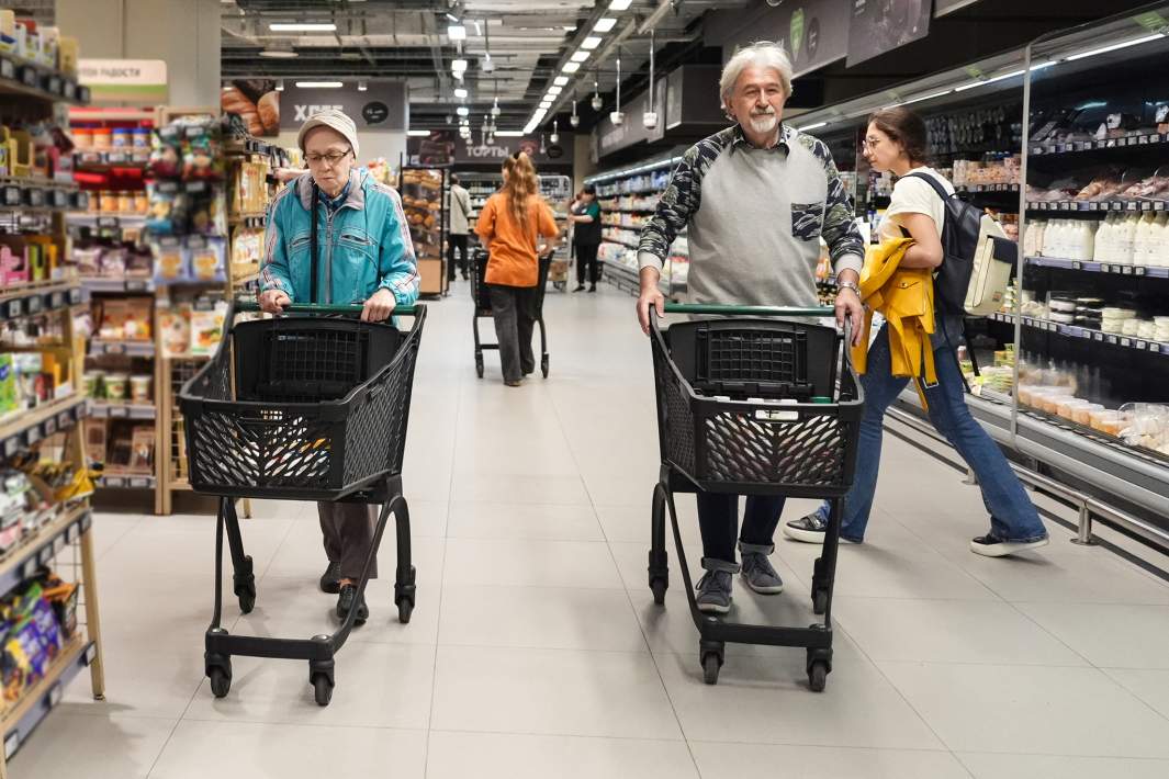 Покупатели в магазине