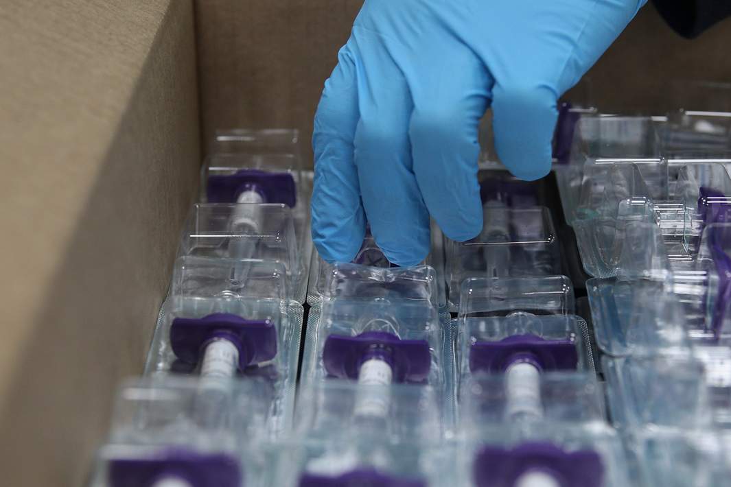 Коробка с вакциной 