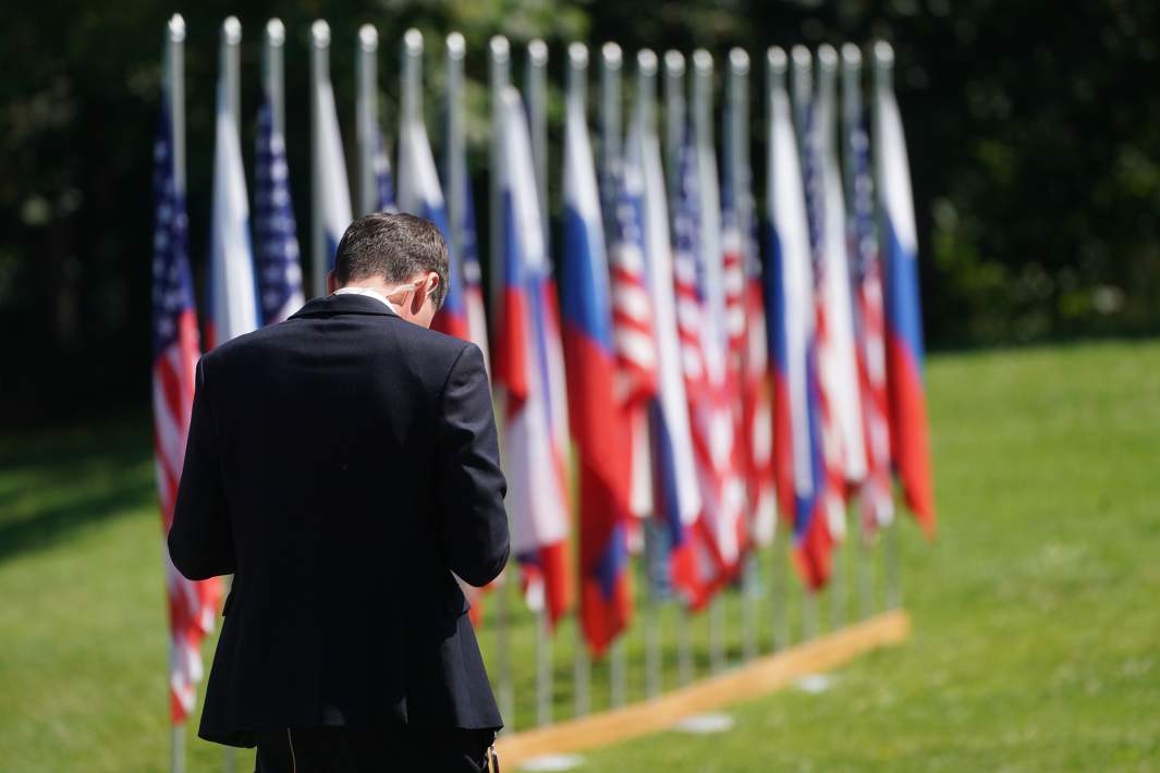 Флаги России и США 