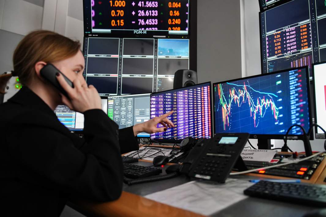 Брокер за работой 