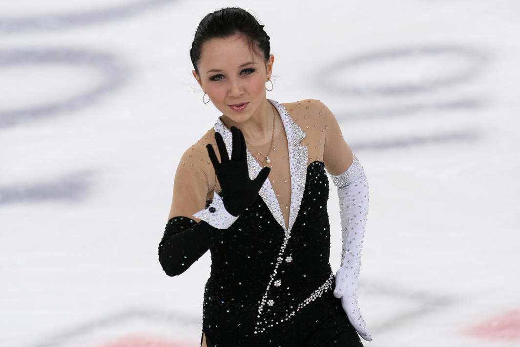 Фигуристка Елизавета Туктамышева выступает с короткой программой в женском одиночном катании на чемпионате России по фигурному катанию. 2011 год