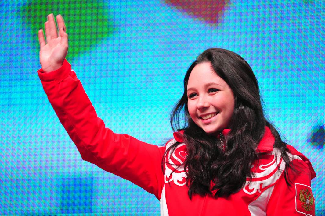 Фигуристка Елизавета Туктамышева, завоевавшая золотую медаль в женском одиночном катании на I зимних юношеских Олимпийских играх в Инсбруке, на церемонии награждения. 2012 год
