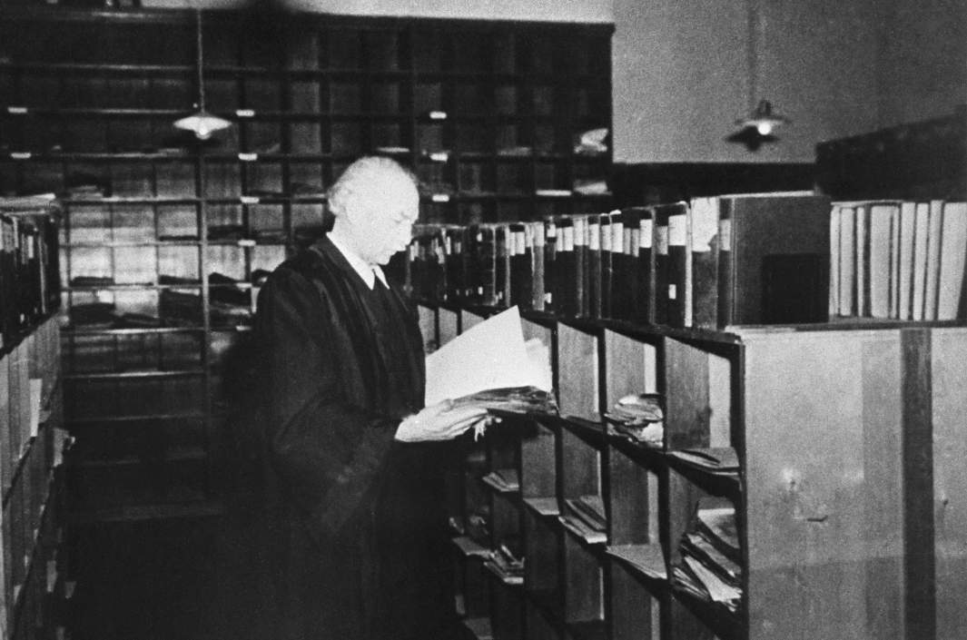 Адвокатам преступников предоставлялась возможность знакомиться с документами нацистского архива