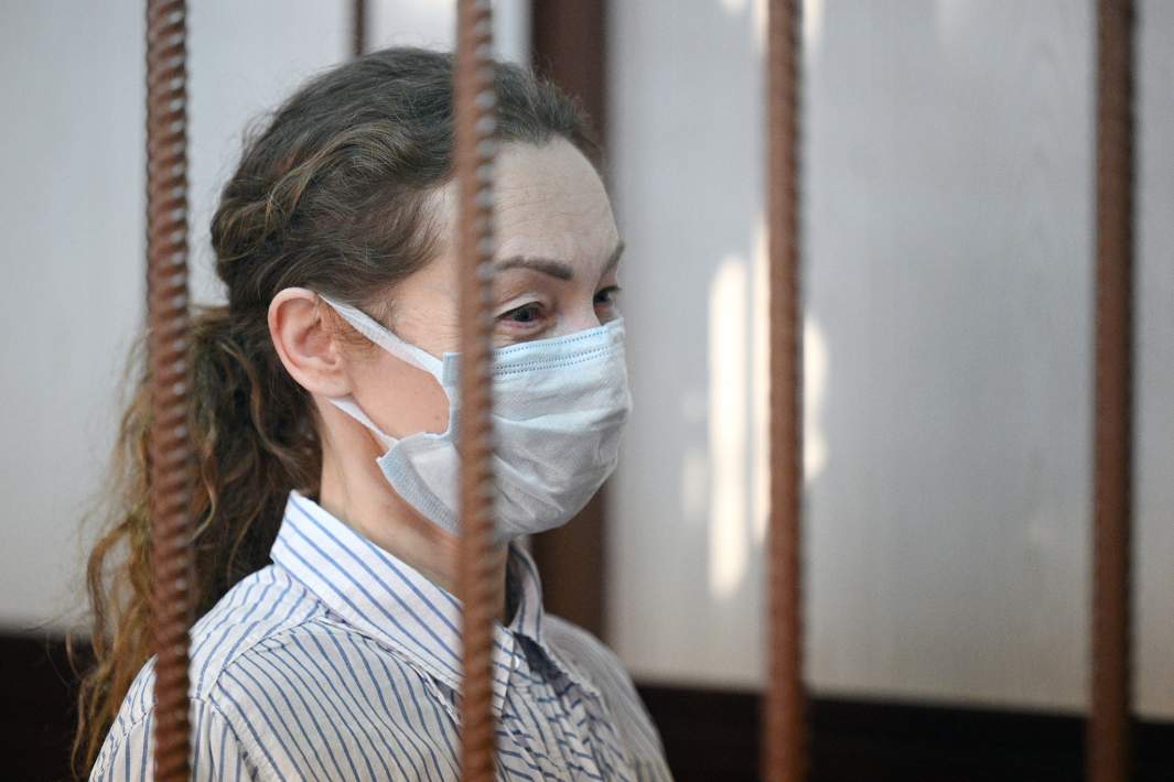 Фигурант уголовного дела о мошенничестве с квартирой певицы Ларисы Долиной Анжела Цырульникова на заседании Таганского суда Москвы