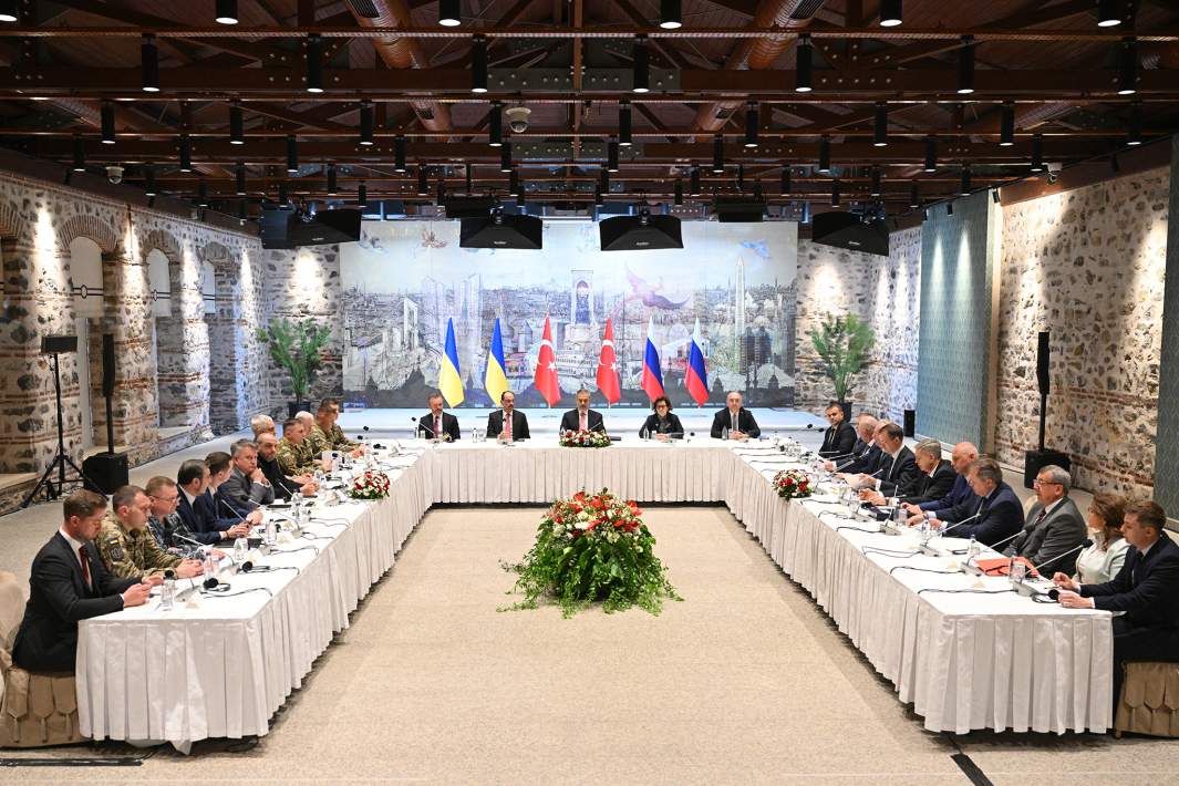 Переговоры между делегациями России и Украины в Стамбуле