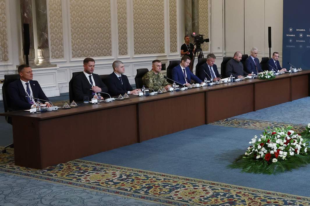 Делегация Украины во время переговоров в Турции