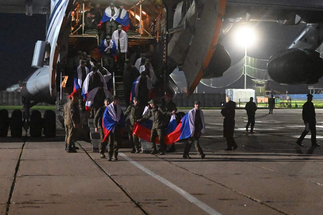 Возвращенные из украинского плена российские военнослужащие