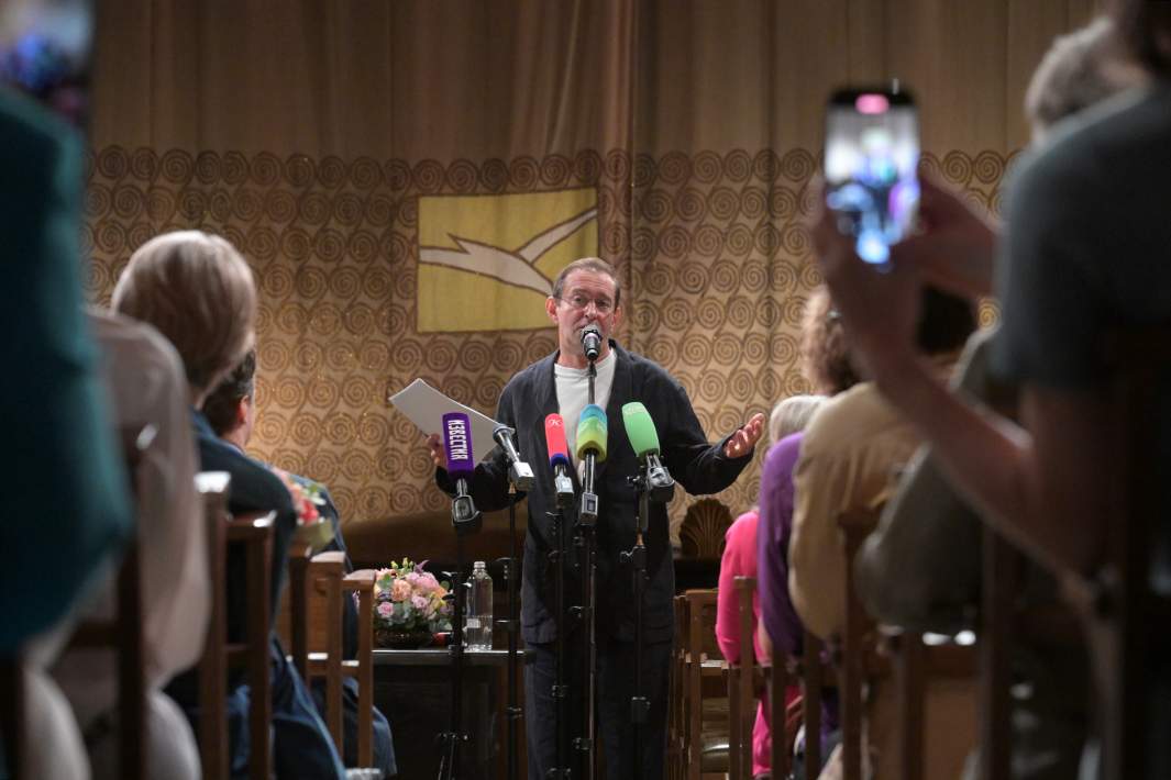 Художественный руководитель Московского художественного театра имени А. П. Чехова Константин Хабенский во время сбора труппы театра