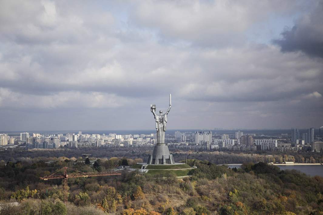 Родина мать в Киеве