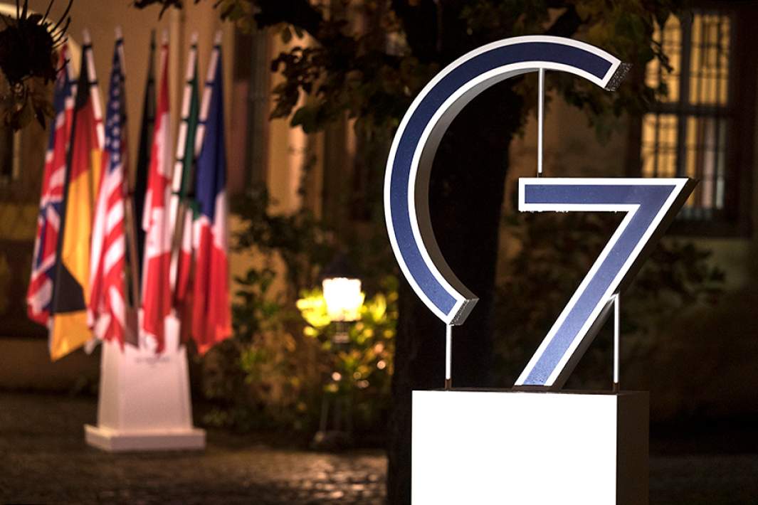 g7
