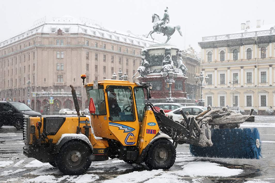 Уборка снега в Санкт-Петербурге 