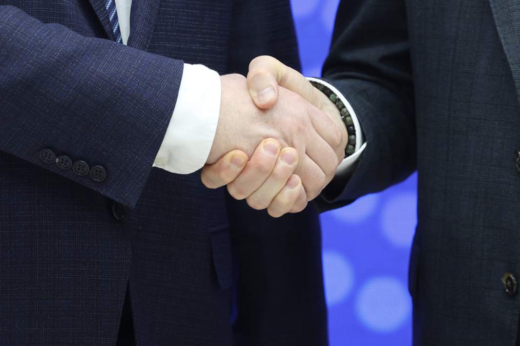 рукопожатие
