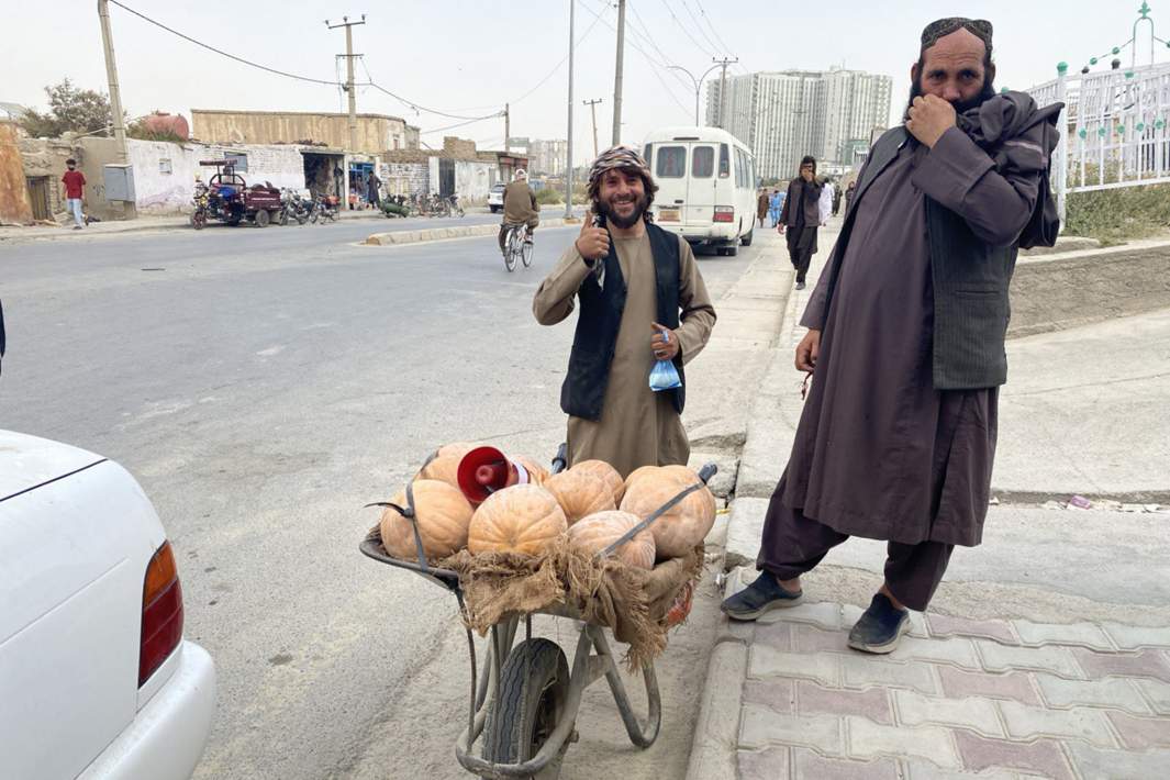 Люди на улицах Афганистана 