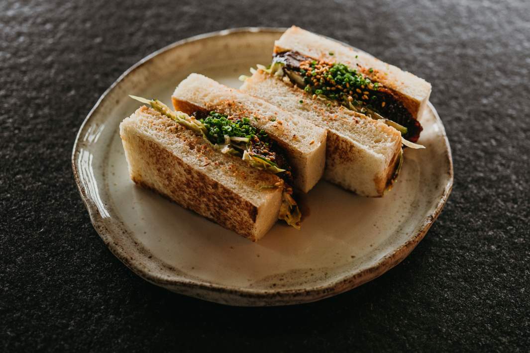 Кацу стриплойн с соусом терияки