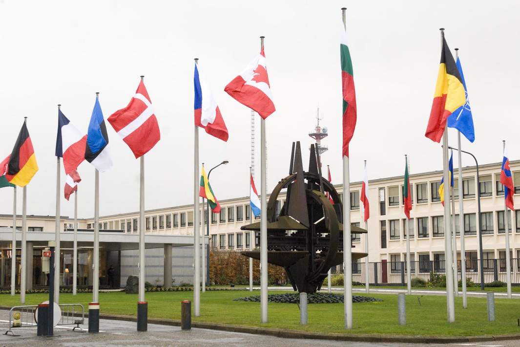 Символ НАТО 