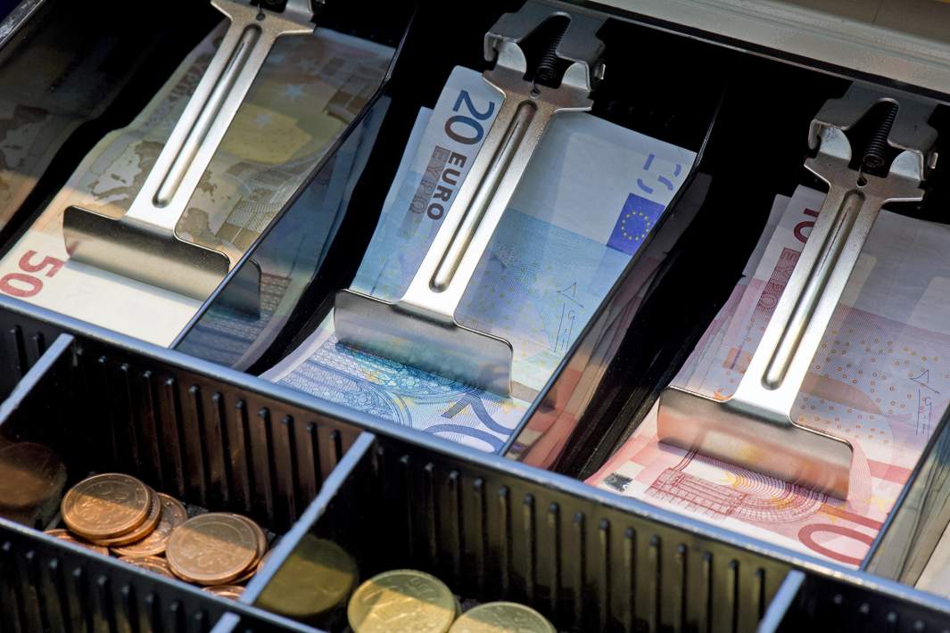 Евро в кассе 