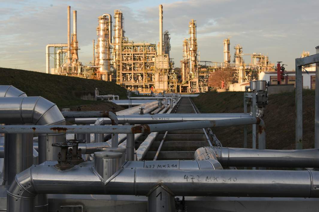 нефтепровод