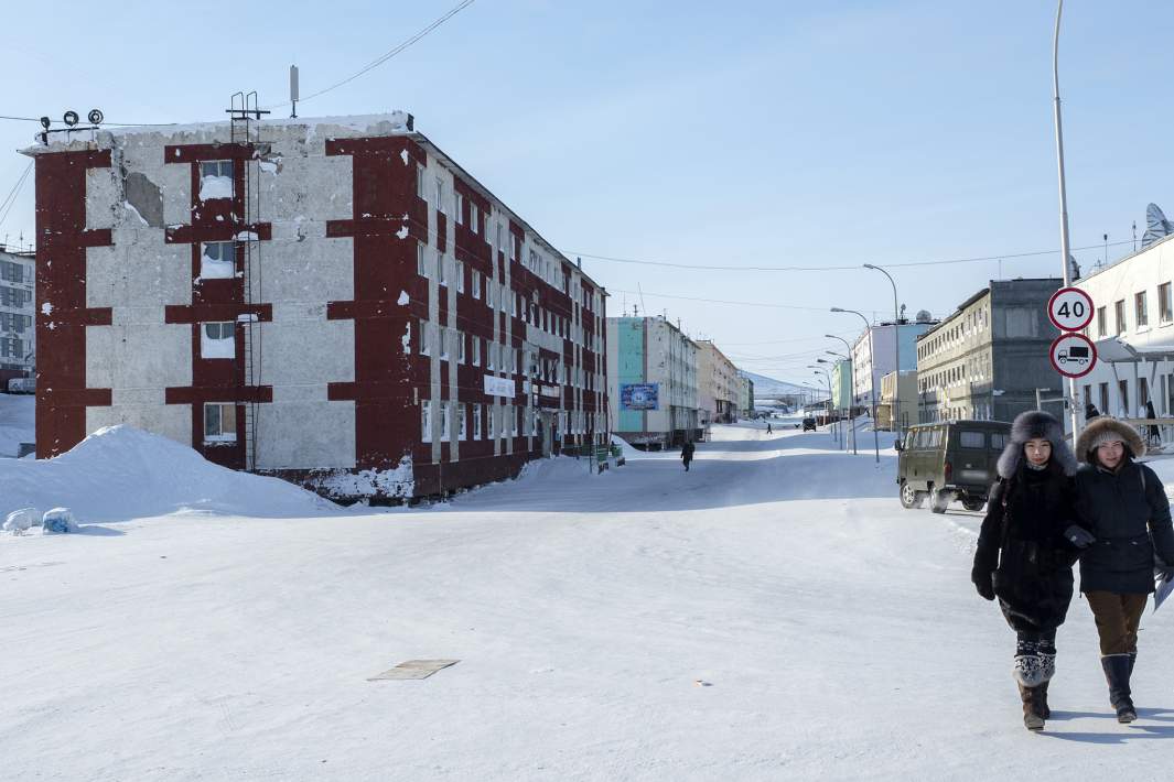 Прохожие на улице 