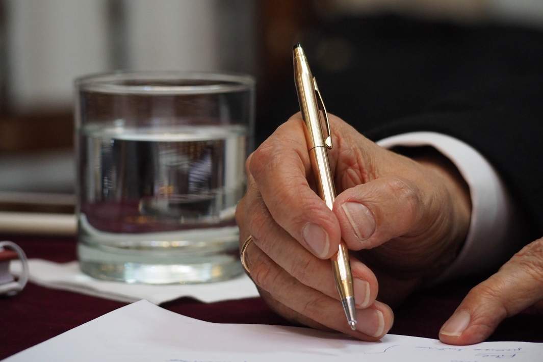 ручка и листок