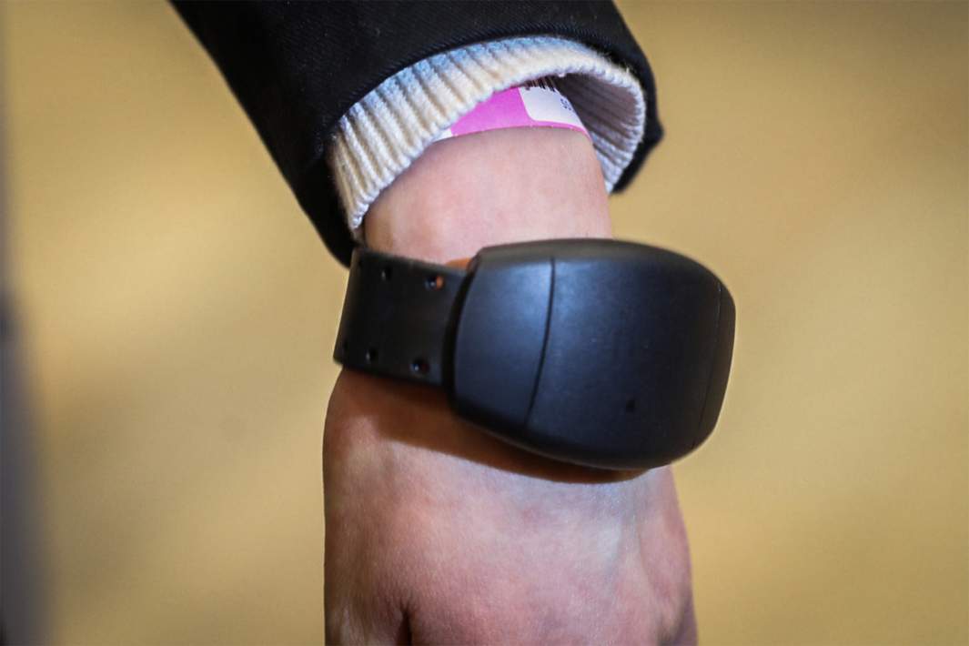 электронный браслет