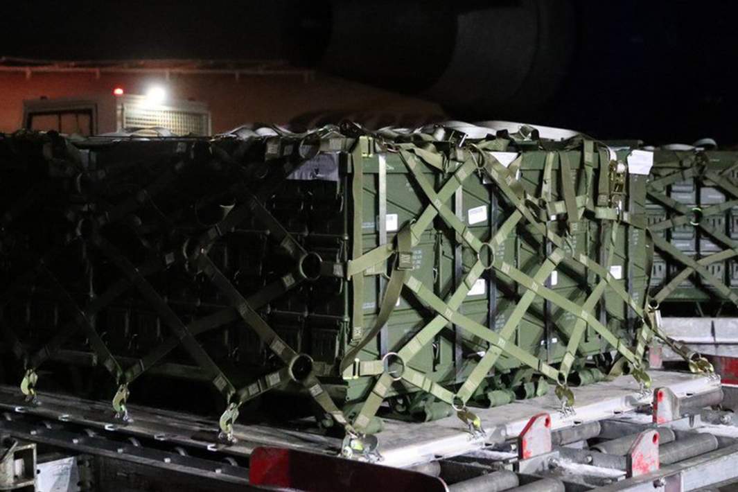 поставки оружия украине