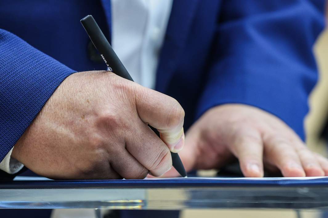 документы ручка