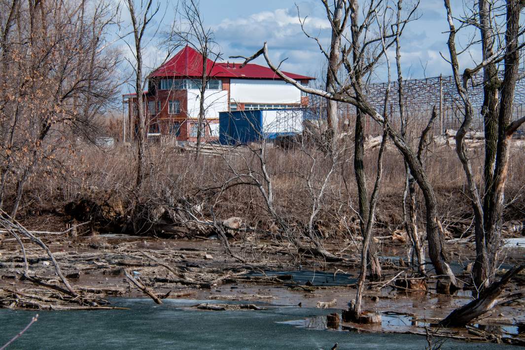 Дом рядом с озером 