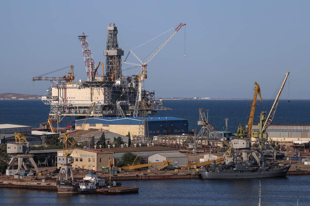 Добыча нефти в Азербайджане 